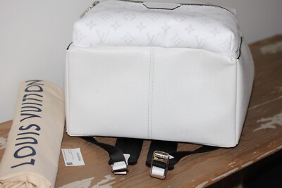 Louis Vuitton Taigarama Discovery PM White/Grey Taiga Leather