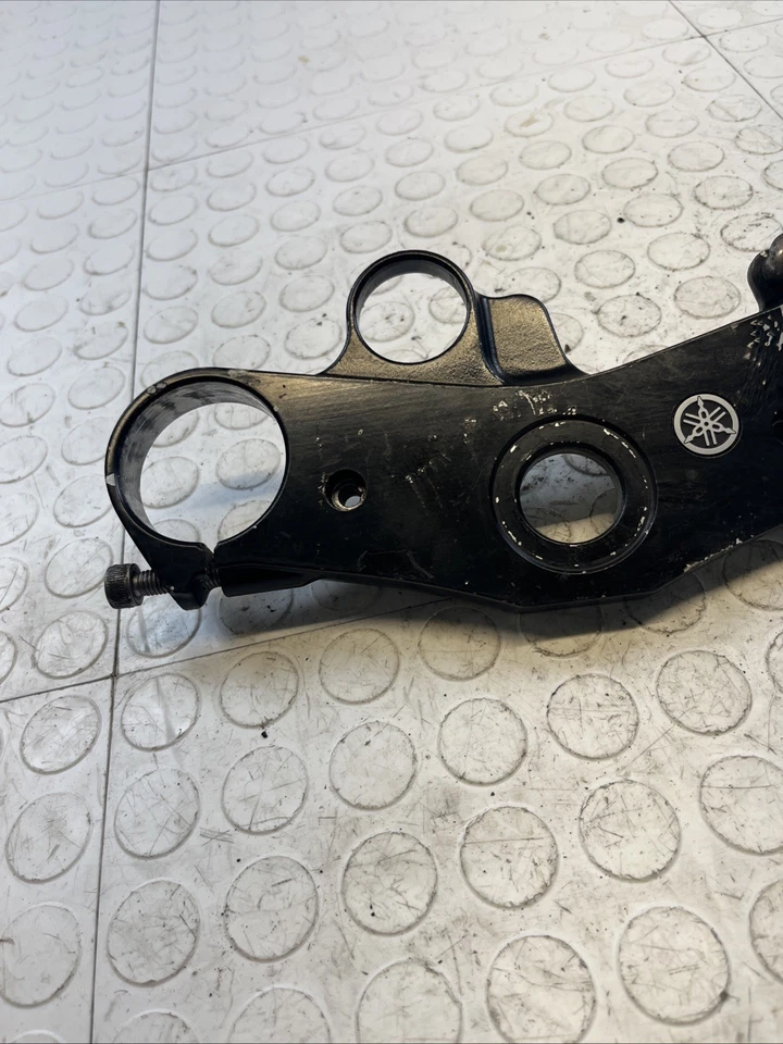 Yamaha YZF R1 2002-2003 superior triple abrazadera de árbol envío gratuito OEM Foto 3 de 4