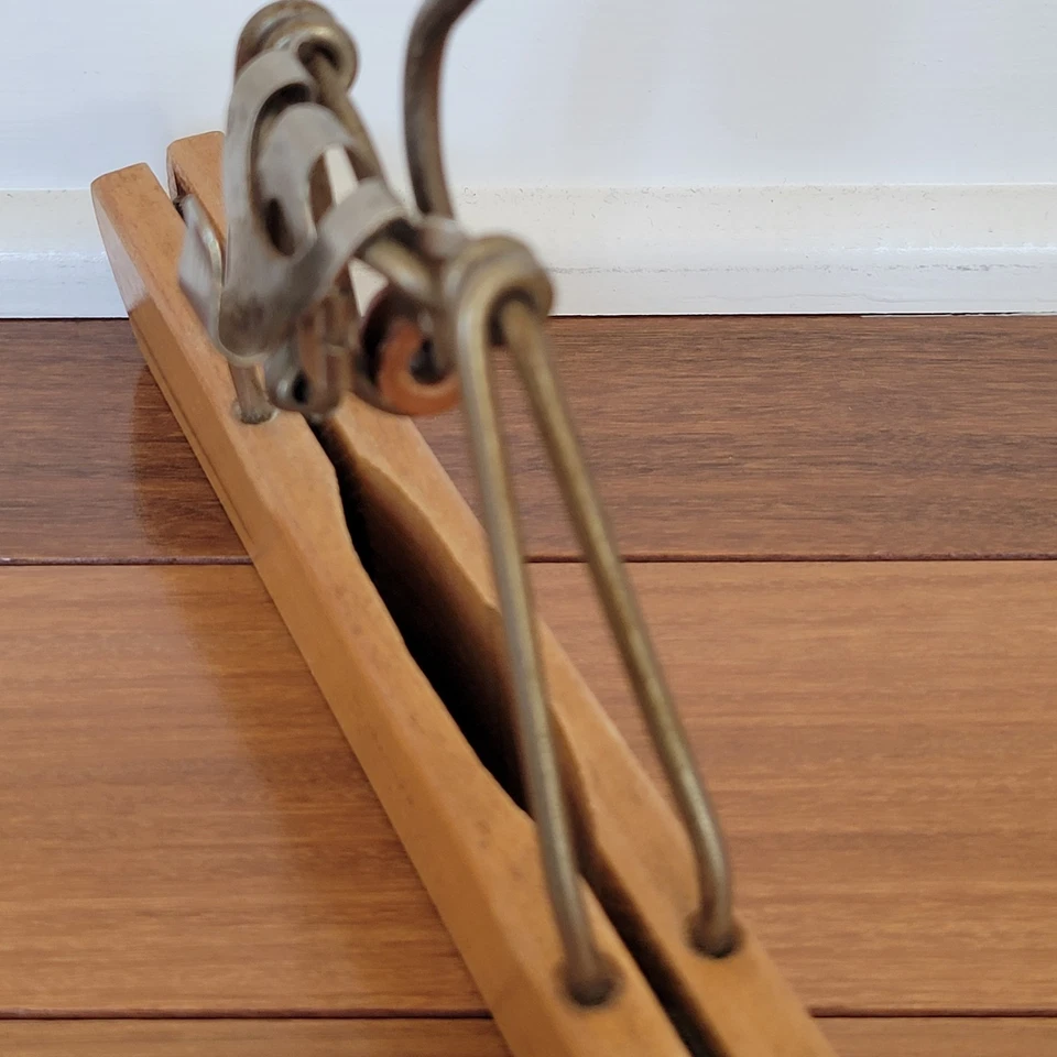 Ropa de metal de madera vintage pantalones falda colgador la abrazadera Setwell 10" retro EE. UU. Foto 4 de 4