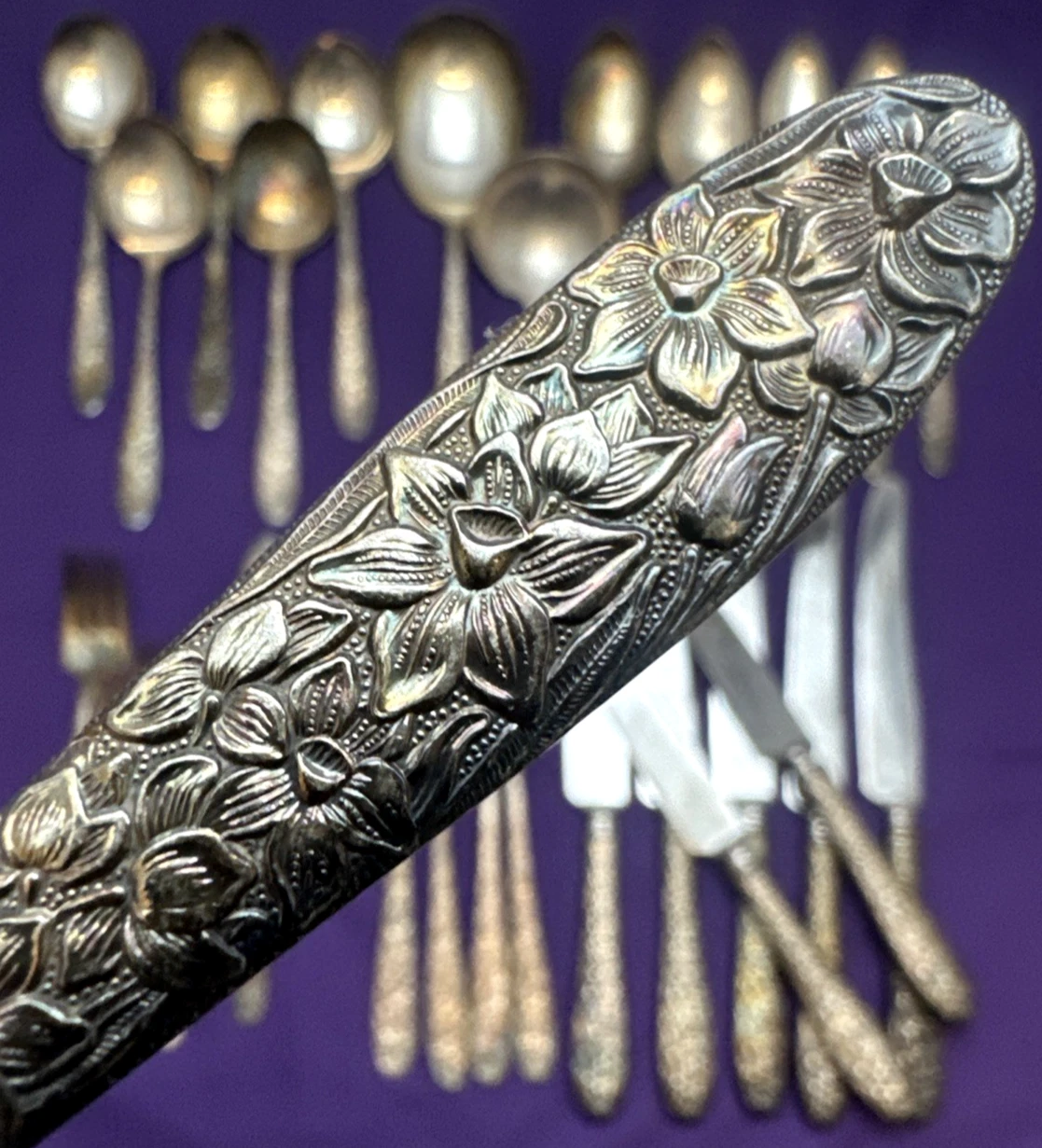 29 Pc NARCISSUS Silverplated FLATWARE MIX + SERVING PCS by National