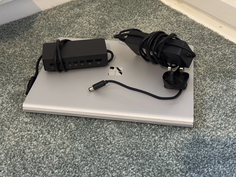 Microsoft Surface Book 2 I7-8650U 16GB RAM 512GB NVMe 13.5" Faulty Touchscreen - Image 4 of 4