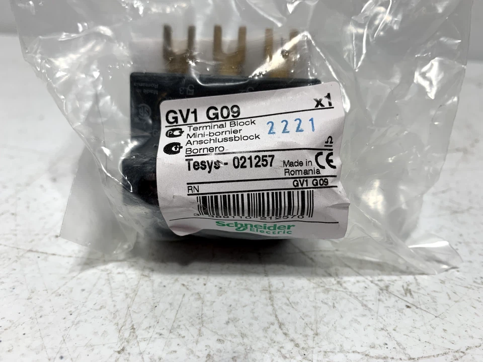 Schneider Electric GV1G09 Terminal Block 63 Amp 3 Pole 16-4 AWG - Image 2 of 4