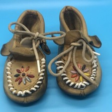 Vintage Children  s Shoes Tan Moccasins Soft Leather. Beading.