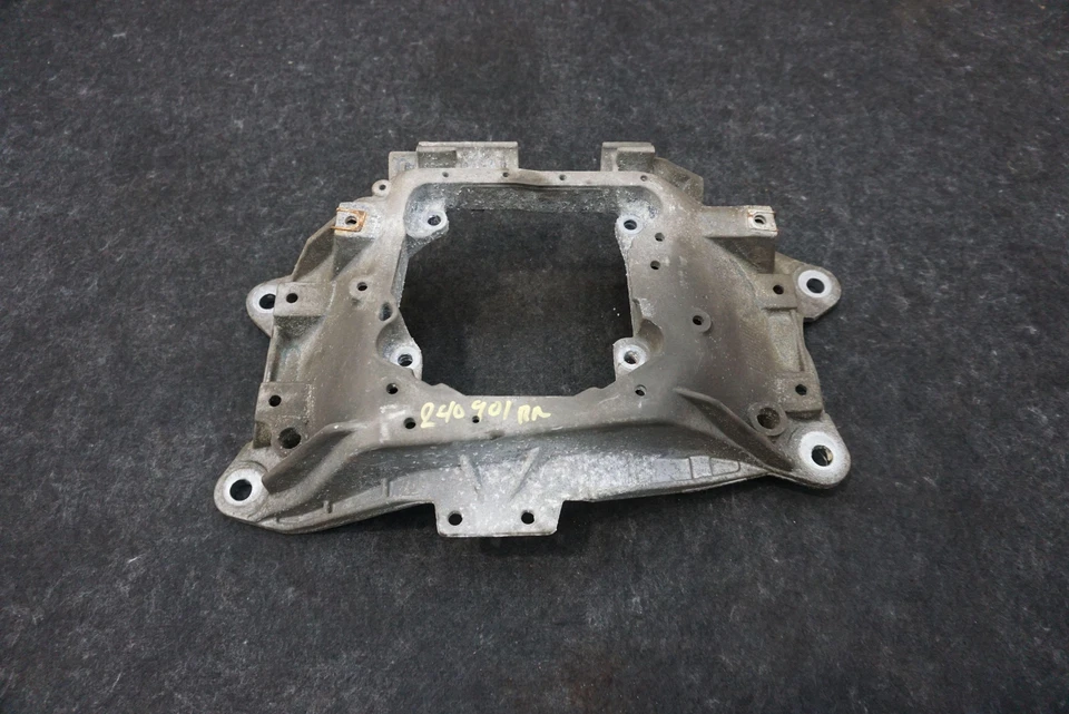 Conjunto de travesaño de montaje de transmisión OEM 4G0399263R Audi S7 S6 4K8 2013-18 Foto 3 de 4