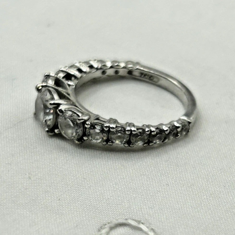Anillo Piedra Graduada Circonita Cúbica EPIFANÍA Esterlina Talla 7.25 Foto 3 de 4
