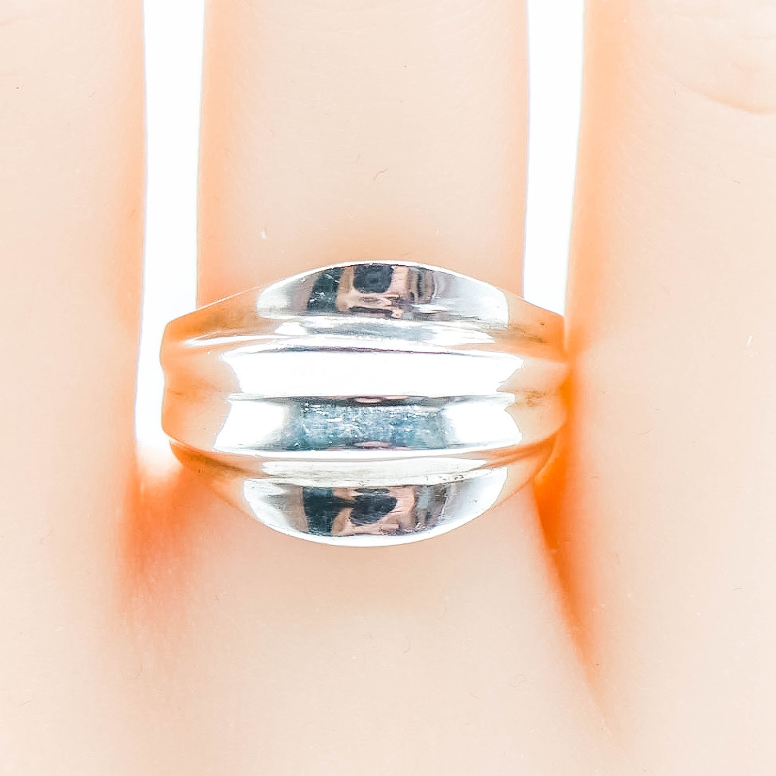 Sterling Silver Ribbed Dome Statement Ring Size 8 - image 5