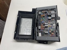 2010-2013 Chevrolet Silverado 1500 Fuse Box Engine Assembly Oem