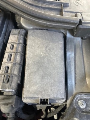 19 20 21 22 23 JETTA EXCEPT GLI Engine Fuse Relay Box