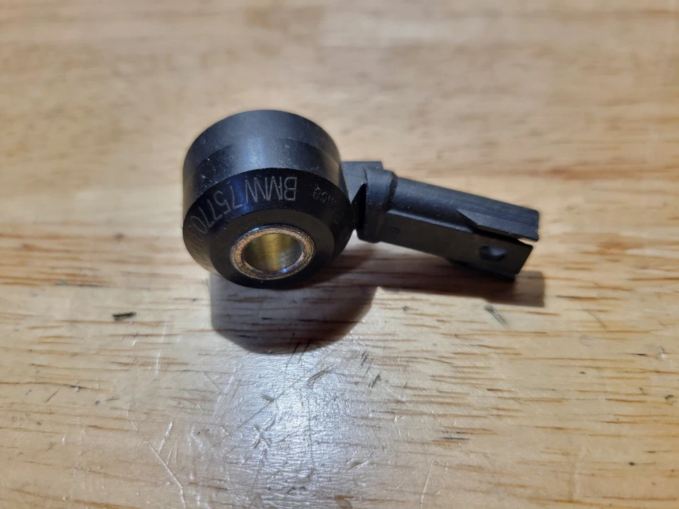 2010-2011 BMW 750LI XDRIVE - Knock / PING Sensor 7577034 - Image 2 of 4