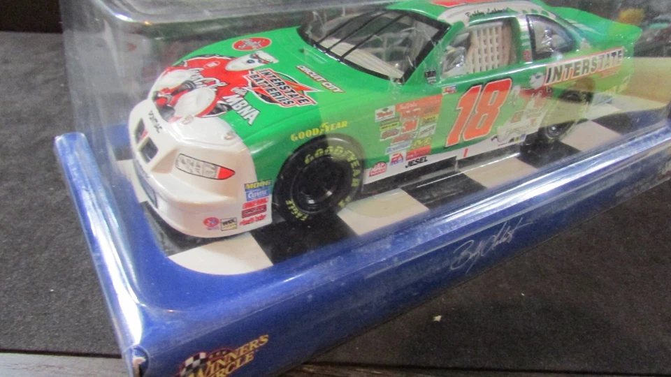 Coche de carreras vintage fundido a presión - Bobby Labonte Winners Circle # 18 baterías Intestate Foto 4 de 4