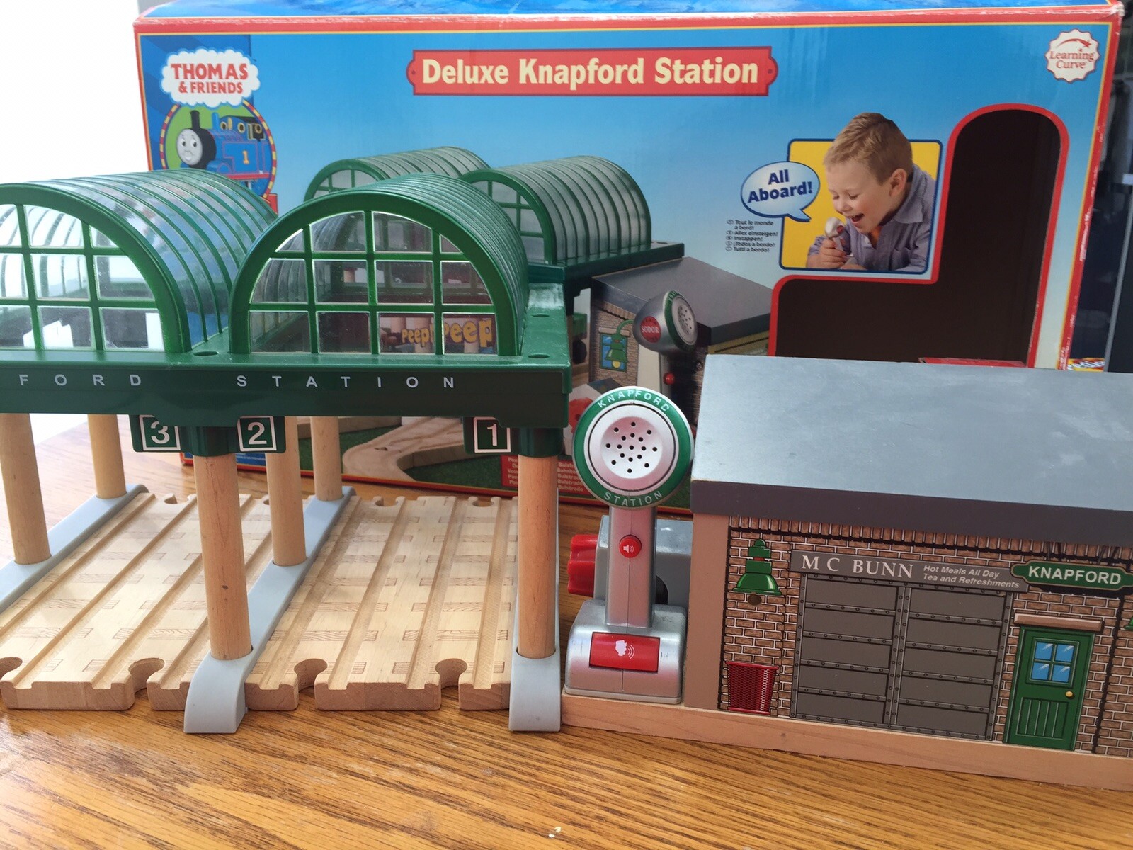 thomas wooden deluxe knapford station