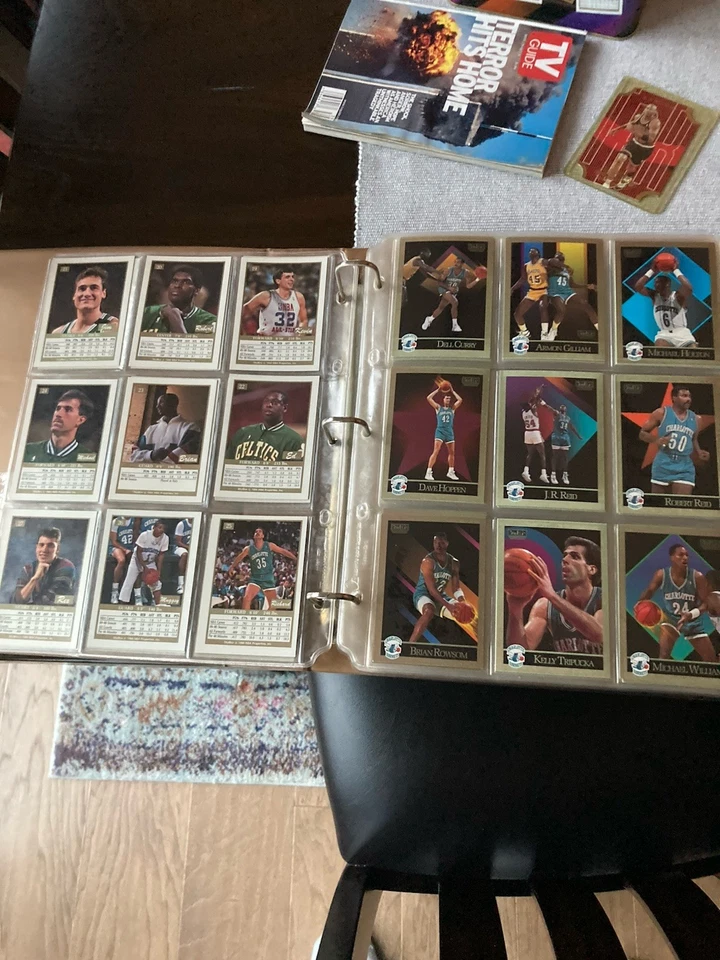 Conjunto completo de cartas 1990-91 NBA Skybox 1-423 em edição inaugural fichário - Imagem 3 de 4
