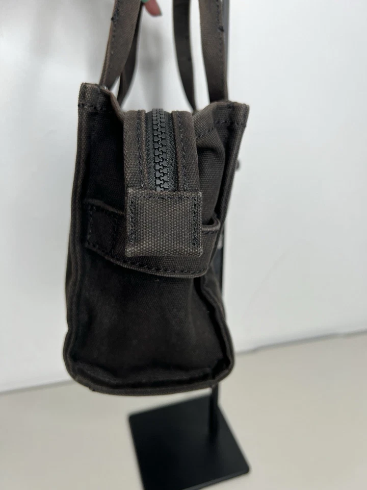 Bolso de Mano Marc Jacobs The Canvas Pequeño Negro Sin Correa Foto 4 de 4