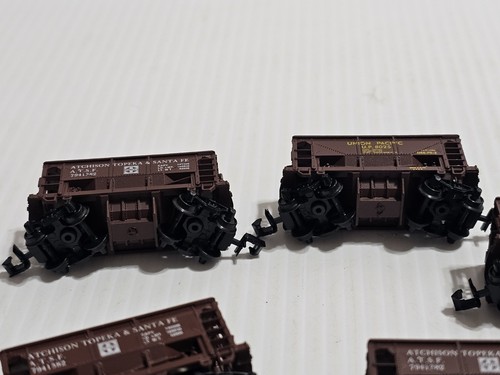 Lot Of 6 N scale Atlas Topeka Santa Fe And Union Pacific hopper car train Nice - Picture 12 of 12