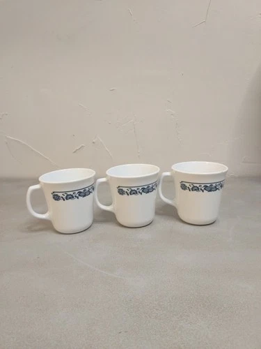 Corelle Vintage Blue Onion Old Town 3 Coffe Mugs D Handle White Milk Glass Cup