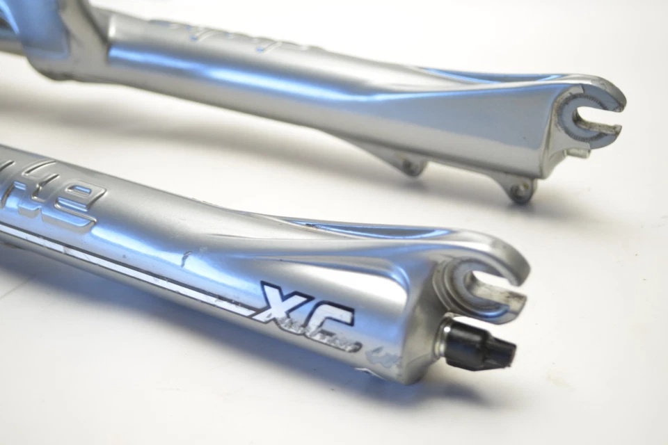 ROCK SHOX DUKE XC AIR 1 1/8" THREADLESS 26" WHEEL BICYCLE FORK 220 MM STEERER - Image 2 of 4