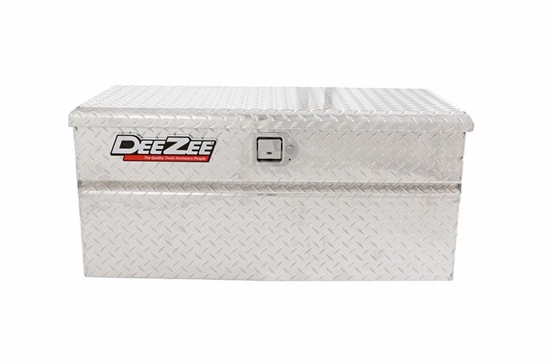 Caja de herramientas de pecho utilitario con mango de paleta de tapa única estándar etiqueta roja Dee Zee DZ8546 Foto 3 de 4