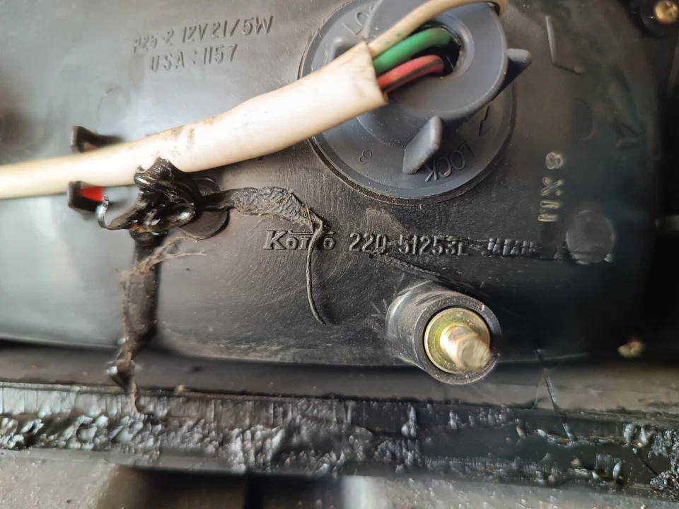 Luz Trasera Izquierda DAIHATSU Charade III G100 G101 G102 220-51253L - Imagen 4 de 4