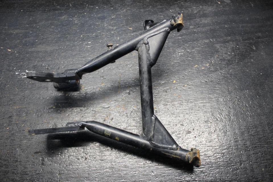 13-18 HONDA CB500F CB500 SOPORTE CENTRAL PRINCIPAL 14 15 16 17 Foto 3 de 4