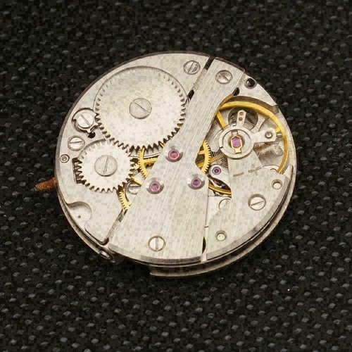 Randomly Scrapped watch Mechanical movement For DIY assembly W0 G I0 W6 Lot Hot~ - Picture 2 of 11