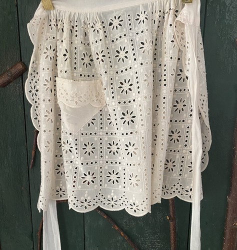 8 NICE Vintage APRONS Half & Bib RESELL READY - Picture 16 of 17
