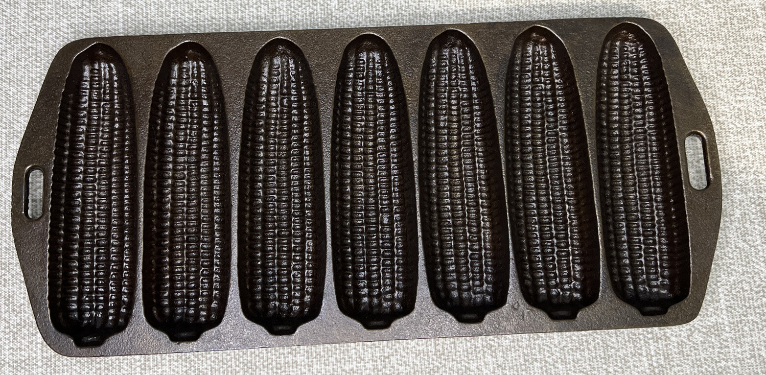 Lodge Cast Iron Cornbread Baking Pan 7 Stick Corn Cob Bread Mold 27C eBay