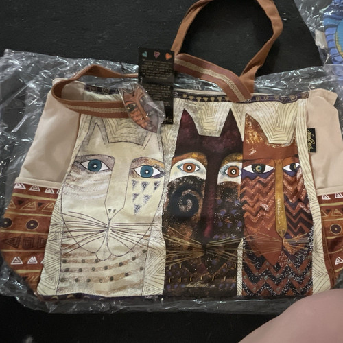 Laura bunch Cat Print Tote Bag Beige Brown Zip Closure Lined Inner Pockets