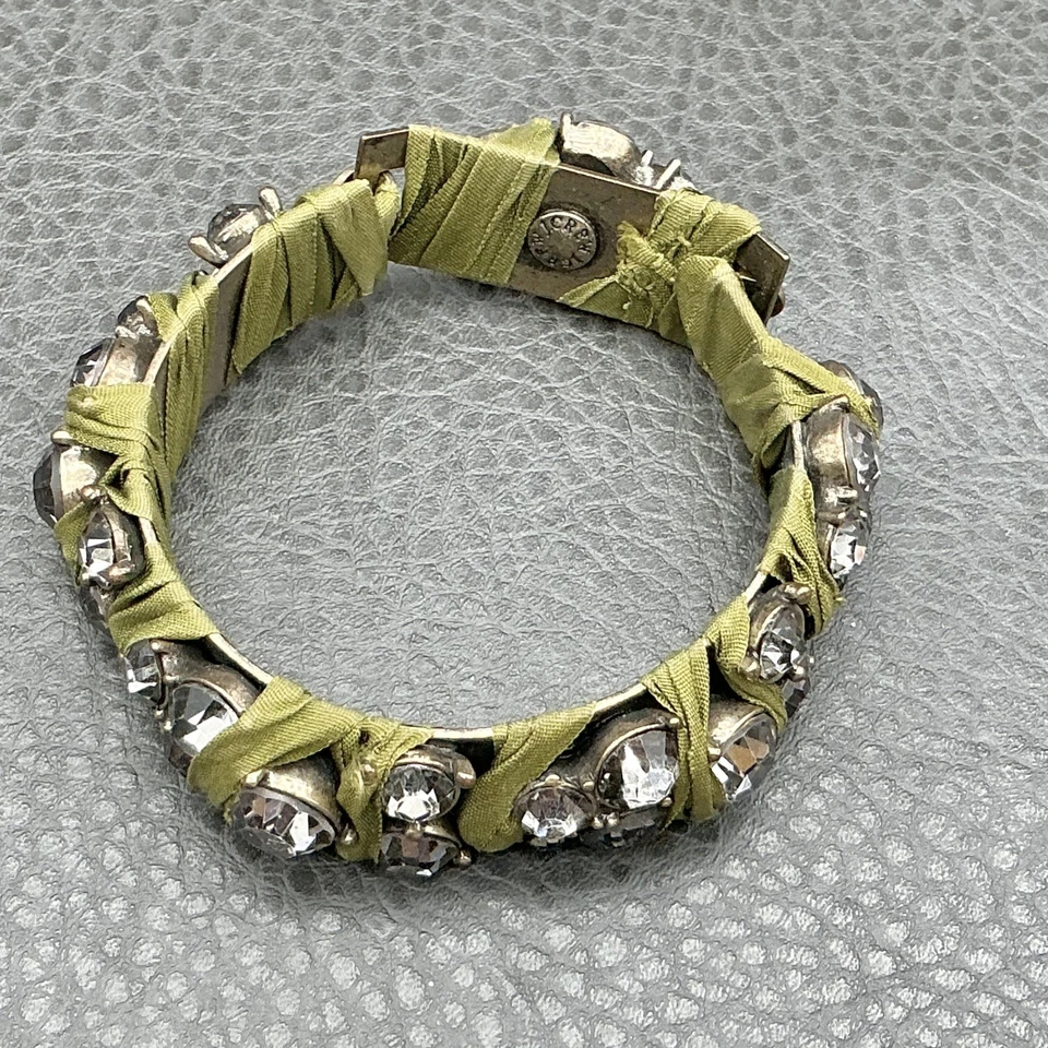 Brazalete brazalete con bisagras de diamantes de imitación de cristal envuelto en cinta verde J.Crew para mujer Foto 2 de 4