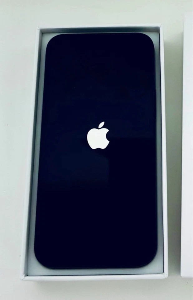 Apple iPhone 11 64gb Ios 18 Blanco - Imagen 3 de 4