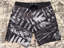RVCA Men's Size 34 Aloha Board Shorts