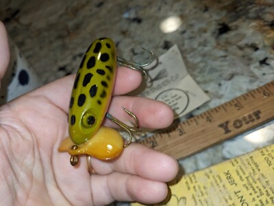 EARLY FRED ARBOGAST JITTERBUG LURE, WWII, FROG SKIN, PLASTIC LIP