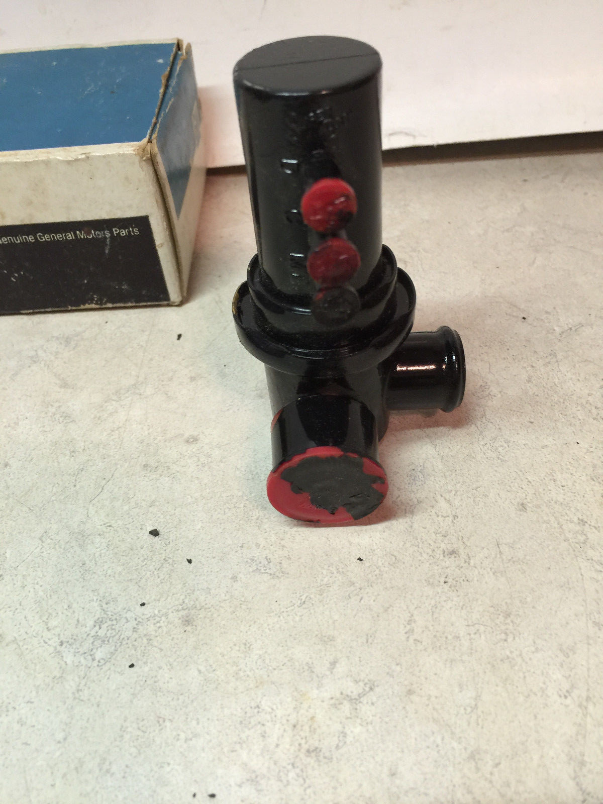 NOS 196667 OLDSMOBILE AIR INJECTION REACTOR THERMOSTATIC VACUUM SWITCH