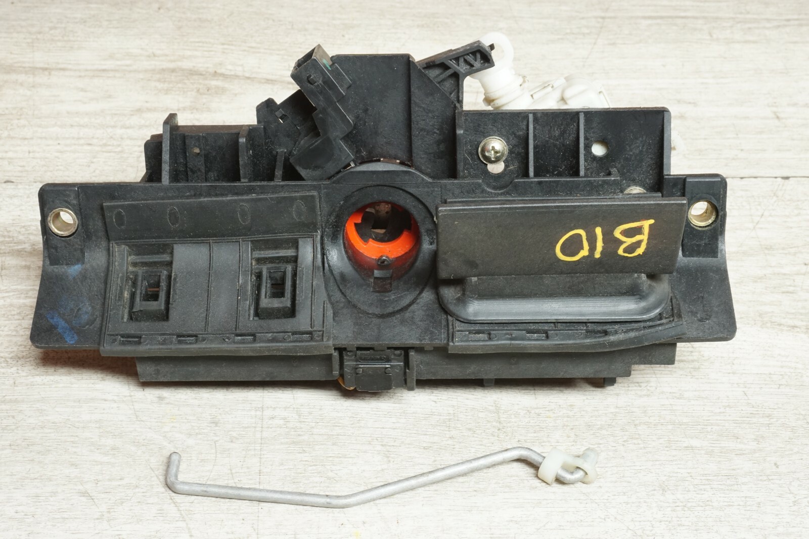 20022004 AUDI A6 C5 SEDAN REAR TRUNK LID OPEN RELEASE LOCK ACTUATOR