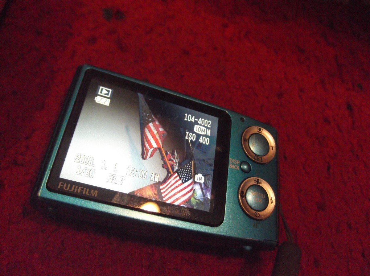 【レア】富士フイルム FinePix J20fd 10MP デジカメ Amazon | 富士フイルム FinePix J20 10MP デジタルカメラ 3倍