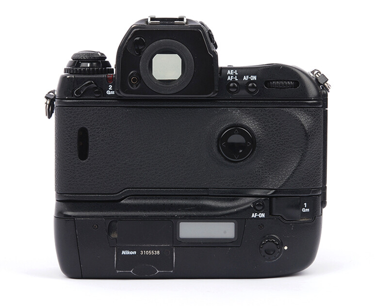 NIKON　F5 Review: Nikon F5 135 (35mm) Film Camera – Beyond the Aperture
