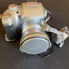 Fujifilm FinePix S3100 4.0MP Digital Camera Silver
