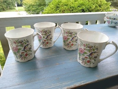 4 Aynsley Bone China Pembroke Mugs Made In England