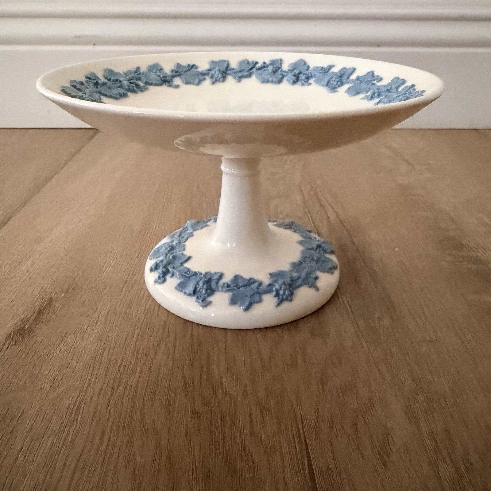 Vtg Wedgwood Queensware 6.5" Pedestal Plate Dish Embossed Blue on Cream Compote