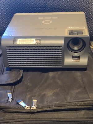 Mitsubishi SD510U DLP Projector,Vga And Cable Conection