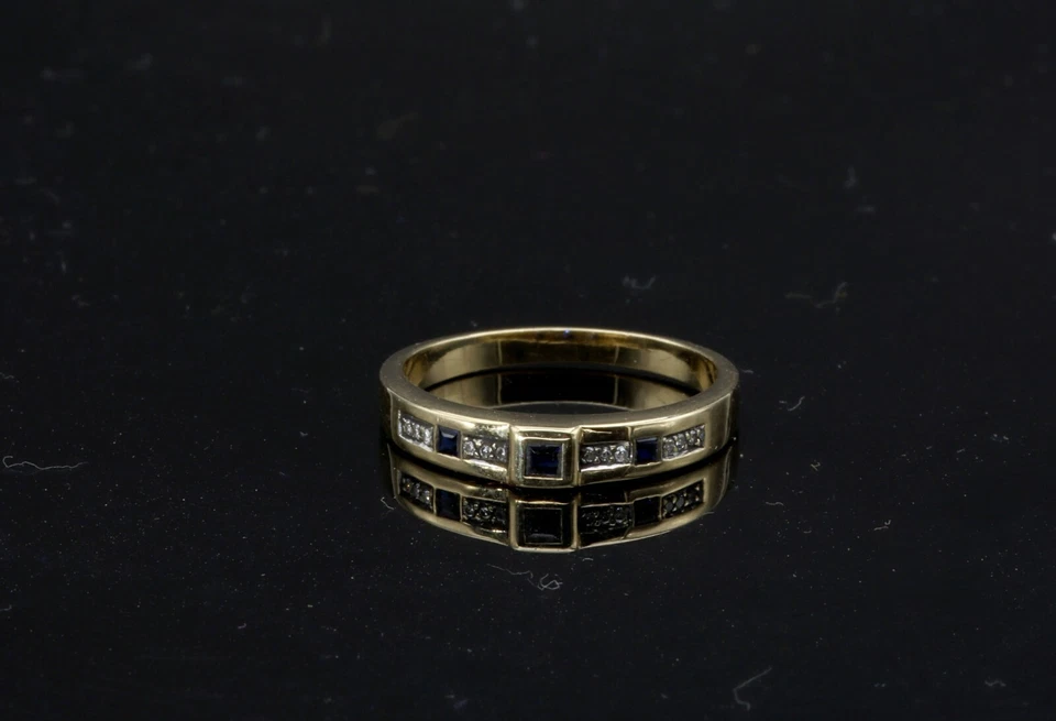 750/- 18 Karat Gelbgold mit Diamanten, Saphiren, Ringgröße 62, guter Zustand. - Bild 2 von 4