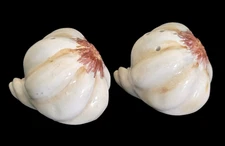 Vintage Ceramic Garlic Bulb Salt And Pepper Shakers Hand Painted