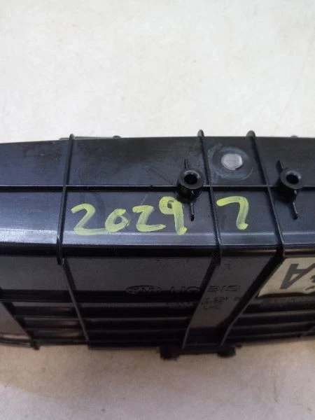 Hyundai Entourage 2007 contenedor de tablero de almacenamiento OEM usado probado Foto 4 de 4