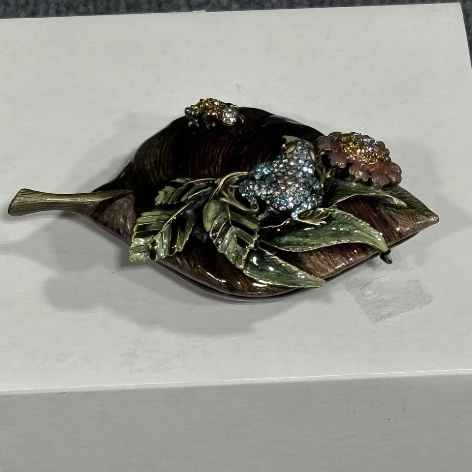 Jay Strongwater Meadow Vincent Frogs on Leaf Trinket Box Enamel SDH7221456 USA - Image 3 of 4