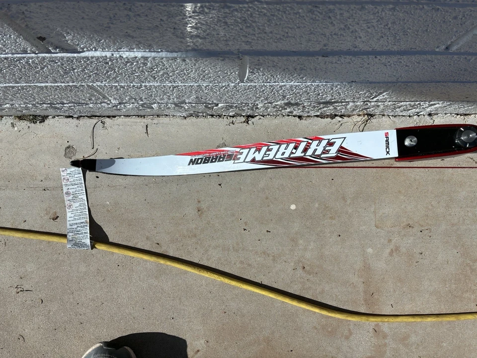 Elevador Avante 25 pulgadas Samick Extreme Foam Core carbono extremidades medianas listo para disparar Foto 3 de 4