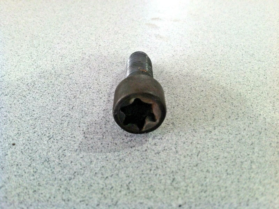 Mercedes-Benz C230 W202 1997-1998 ~ 8 tornillos de volante Foto 2 de 3