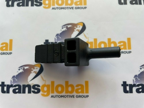 Pin de retención de localización de estantes de paquetes Range Rover L322 GENUINO LR EPN000010PUY - Imagen 2 de 2