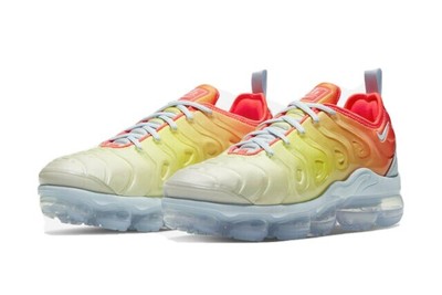 laser crimson vapormax plus