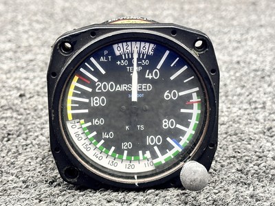 8125 United Instruments True Airspeed Indicator (Knots: 0-210, Code: B.271)