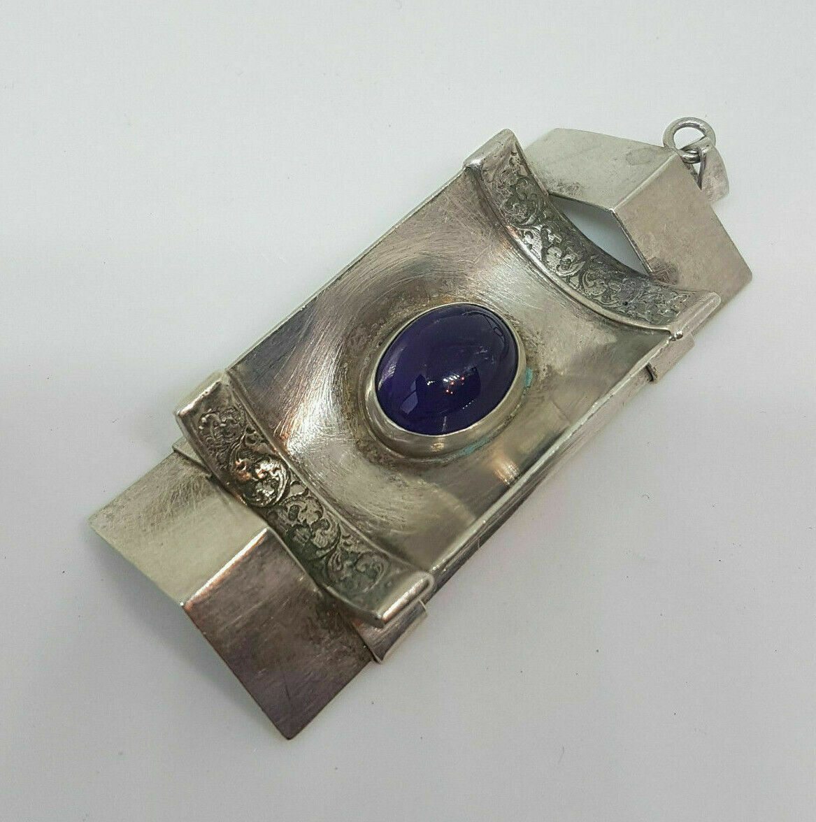 VINTAGE BEAUTIFUL DISIGNER FA STERLING SILVER & AMETHYST PENDENT / G059