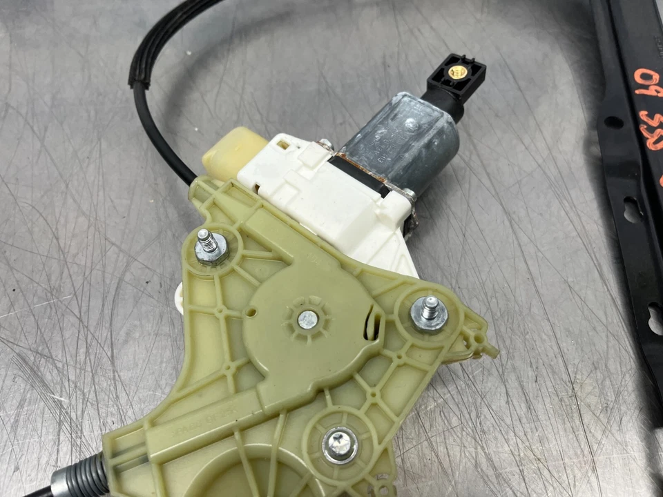 2009 Bmw 335i Front Passenger Right Window Regulator w/ Motor - E92 E93 - 90k - Image 3 of 4